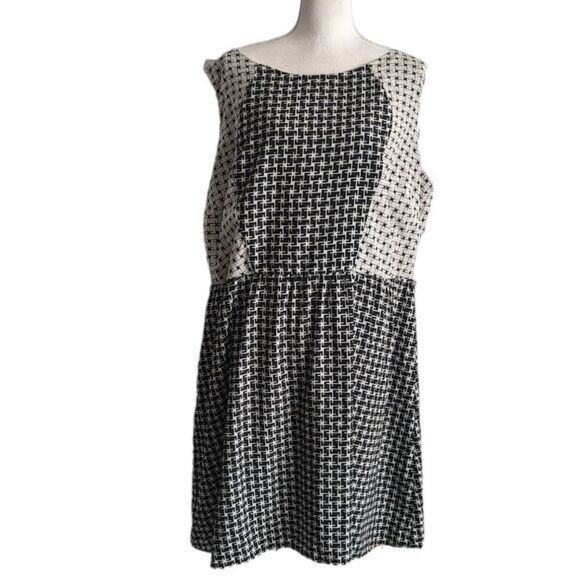 Paper Doll Dress A line Geometric print Sleeveless Keyhole back 20 Black White - Picture 5 of 11